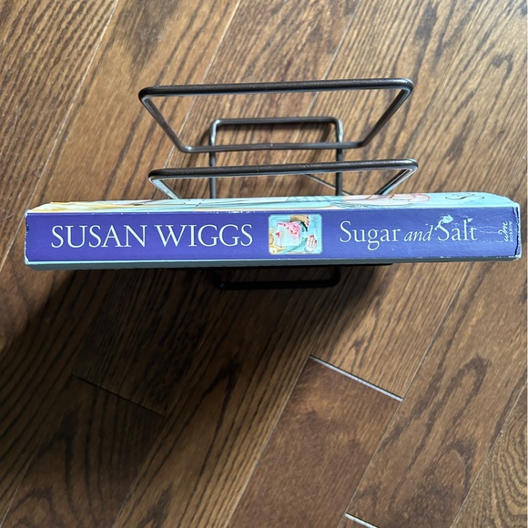 4 books for $16 - Sugar and Salt by Susan Wiggs - Picture 4 of 4